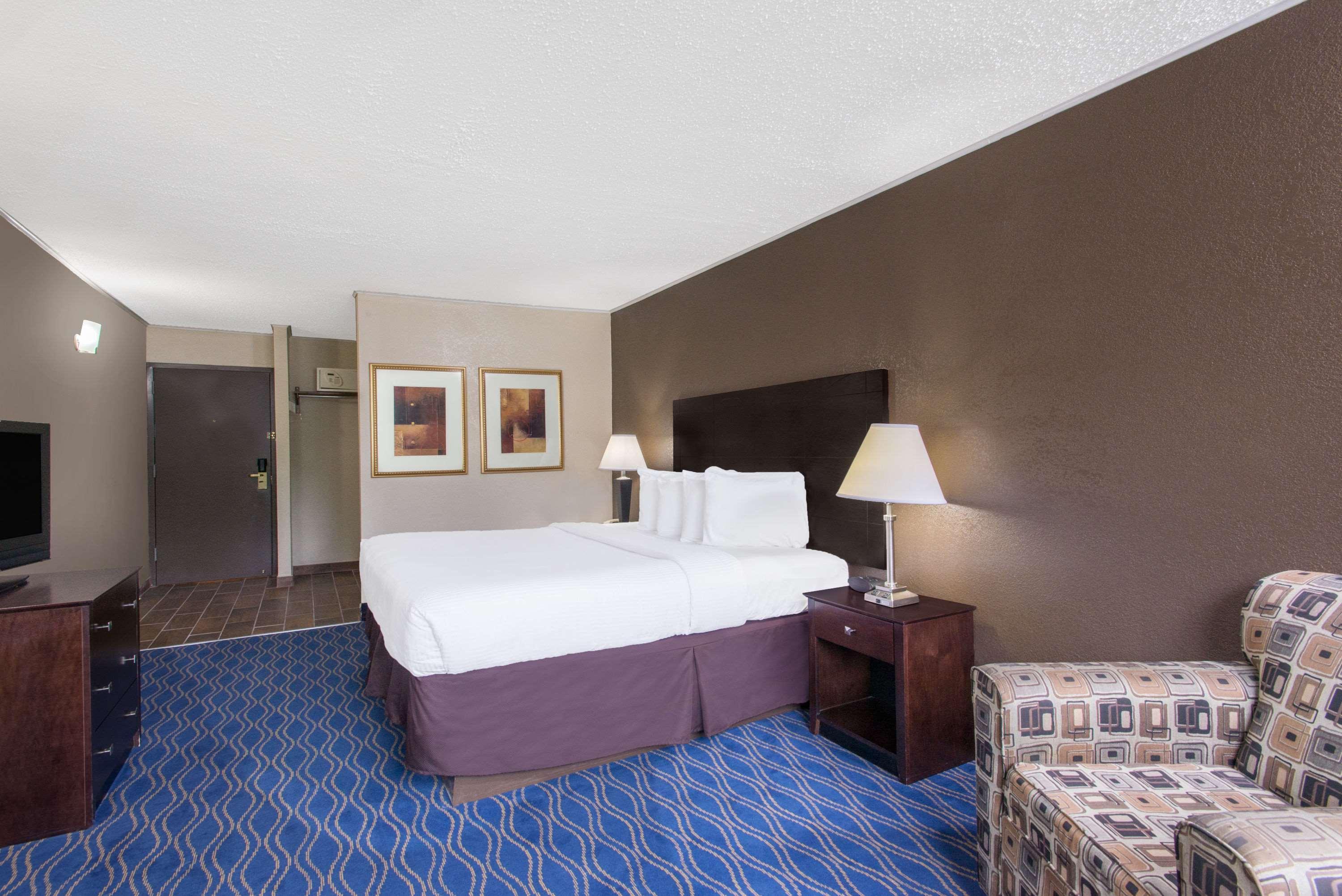 Ramada By Wyndham Allentown Bethlehem Extérieur photo
