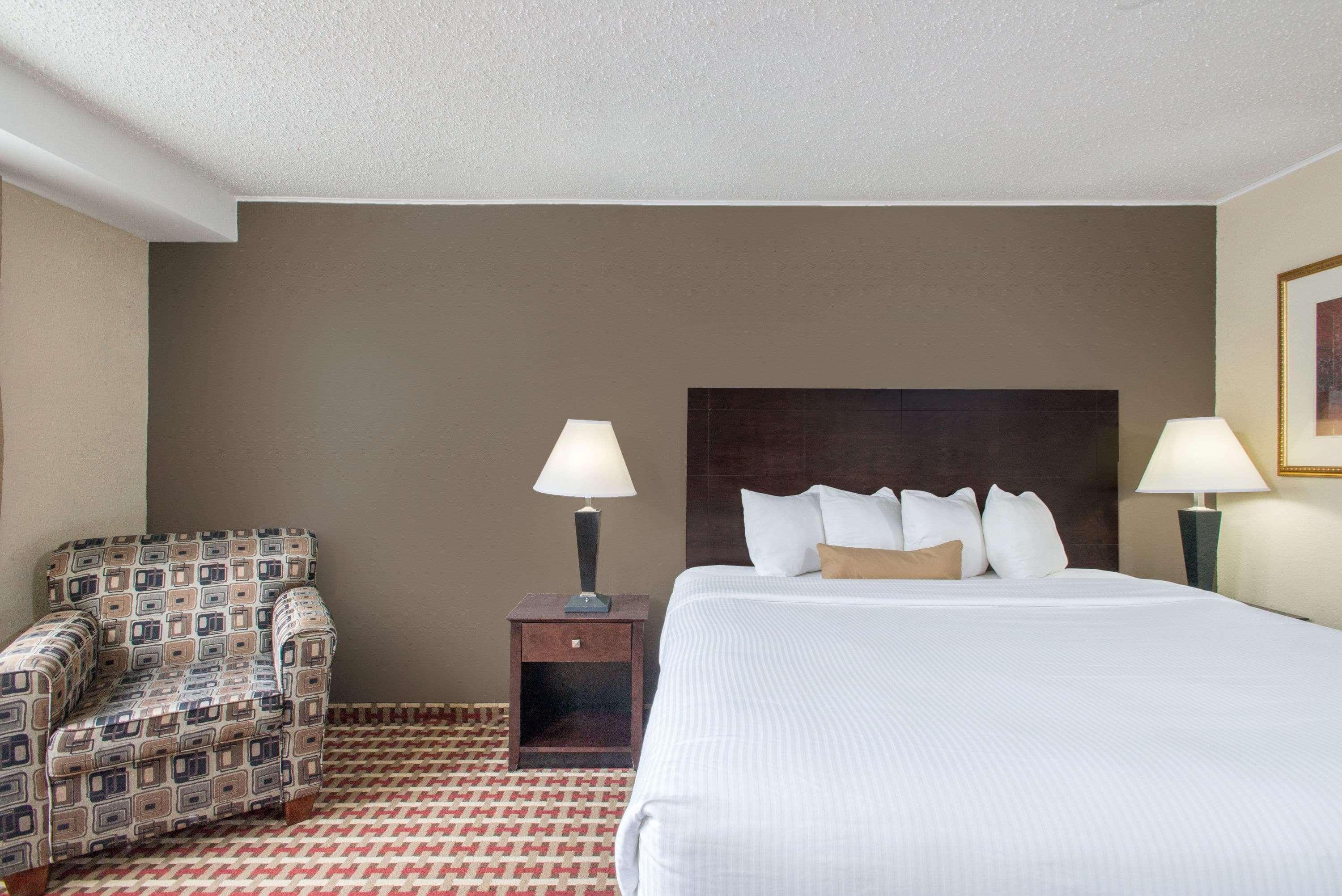 Ramada By Wyndham Allentown Bethlehem Extérieur photo