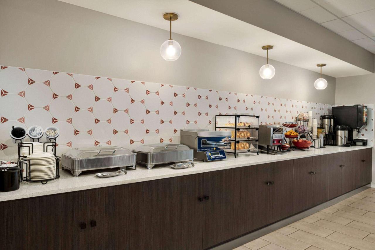 Ramada By Wyndham Allentown Bethlehem Extérieur photo