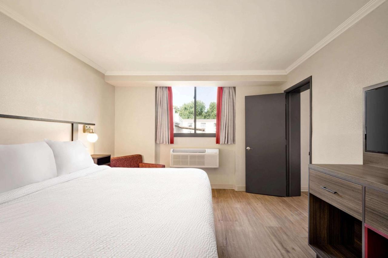 Ramada By Wyndham Allentown Bethlehem Extérieur photo