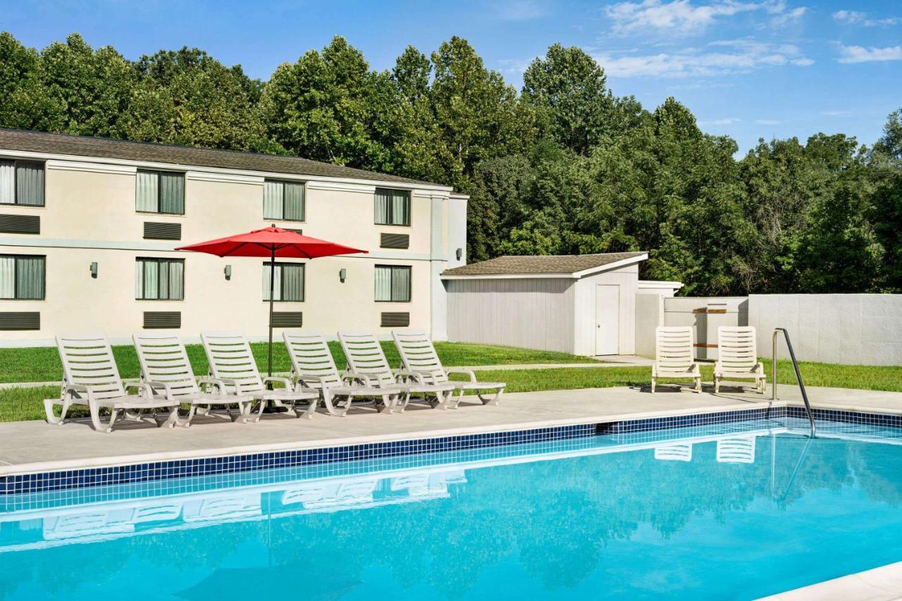 Ramada By Wyndham Allentown Bethlehem Extérieur photo