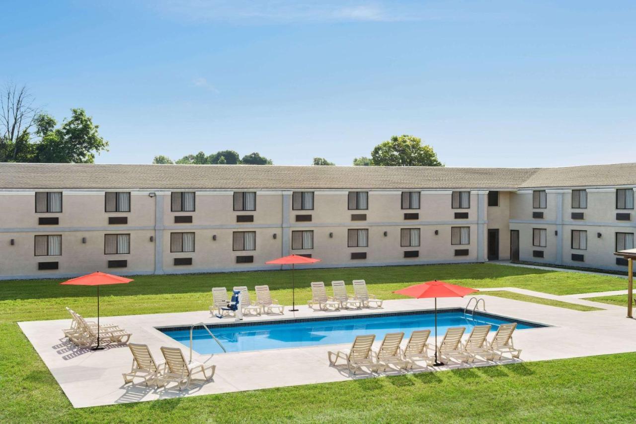 Ramada By Wyndham Allentown Bethlehem Extérieur photo