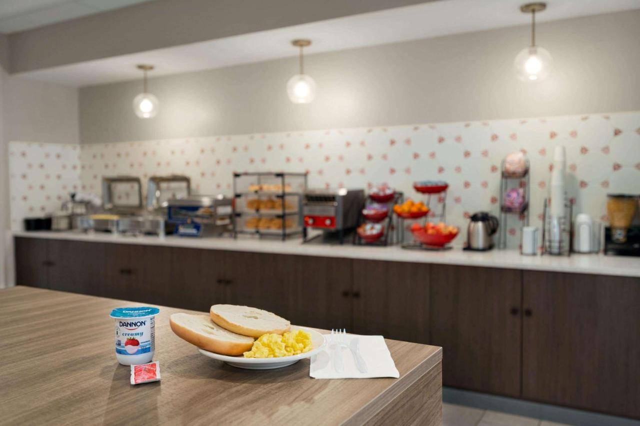 Ramada By Wyndham Allentown Bethlehem Extérieur photo